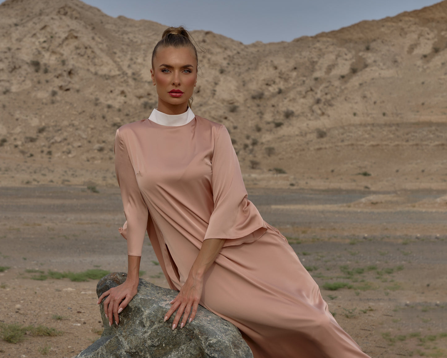 Silk dress with white collar